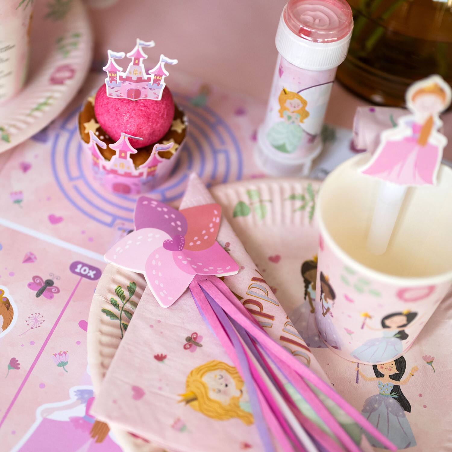 Pack de décoration d'anniversaire Chevaliers et Princesses